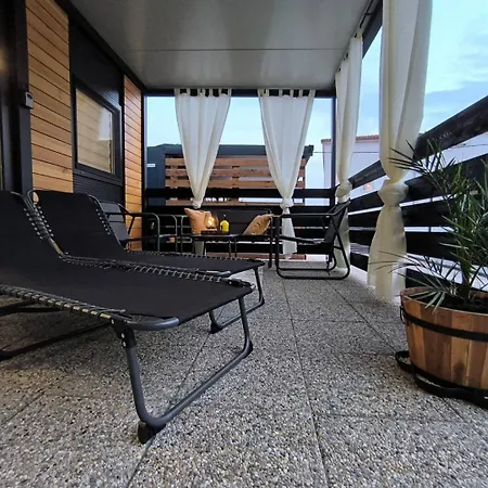 Luxury Ondina- Beachfront Retreat 別荘