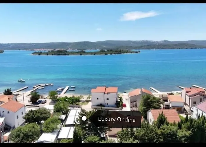 בית נופש Luxury Ondina- Beachfront Retreat