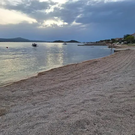 Luxury Ondina- Beachfront Retreat * Torrette