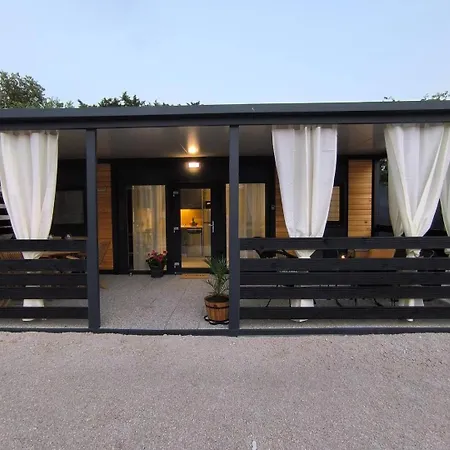 Luxury Ondina- Beachfront Retreat *